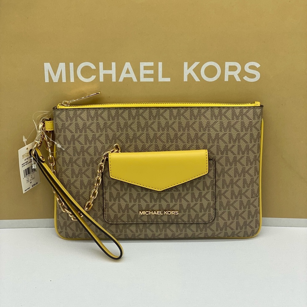 MICHAEL KORS JET SET TRAVEL
LG 2 in 1 WRISTLET AND CARD CASE - Picture 10 of 10